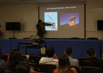 El Doctor Chávez Dagostino durante su presentación en el IIT