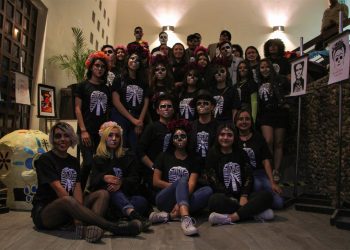 Alumnos de CU montan exposición de Día de Muertos