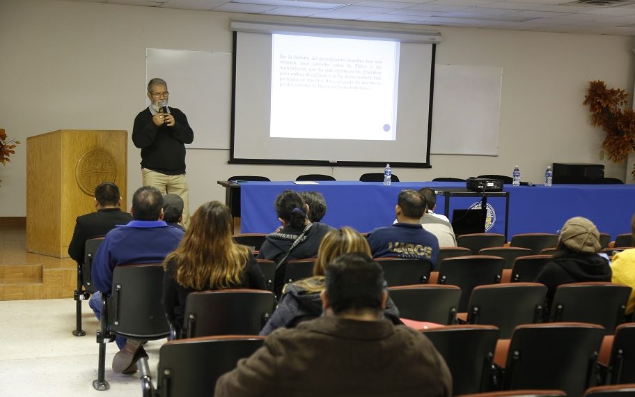 Profesores de Física y Matemáticas analizan el por qué se dificultan estas ciencias a los alumnos