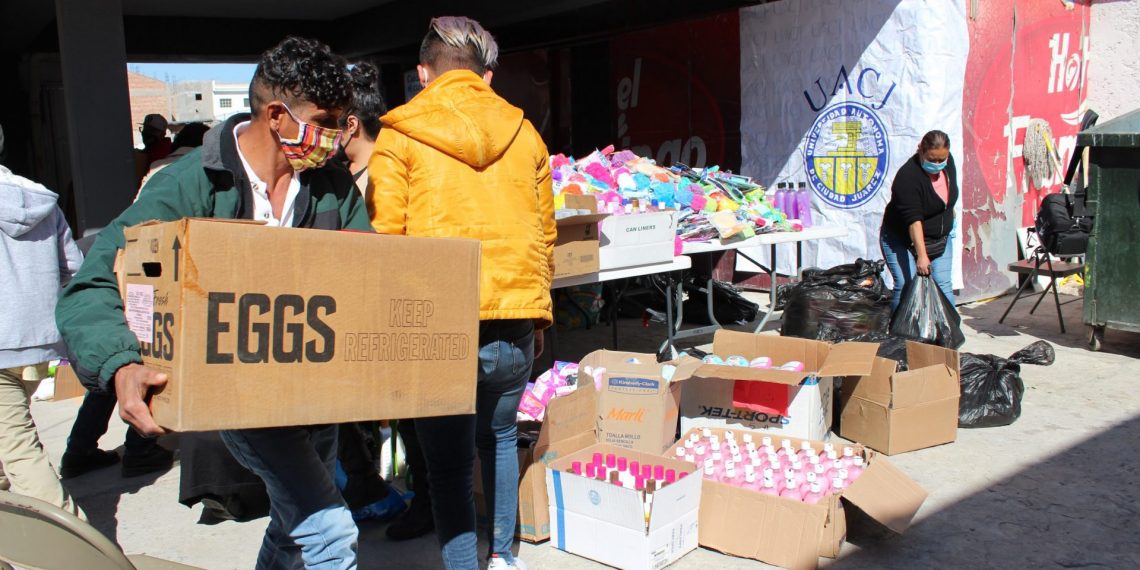 Realiza UACJ donación a comunidad migrante
