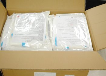 Grupo altruista dona uniformes quirúrgicos a la UACJ