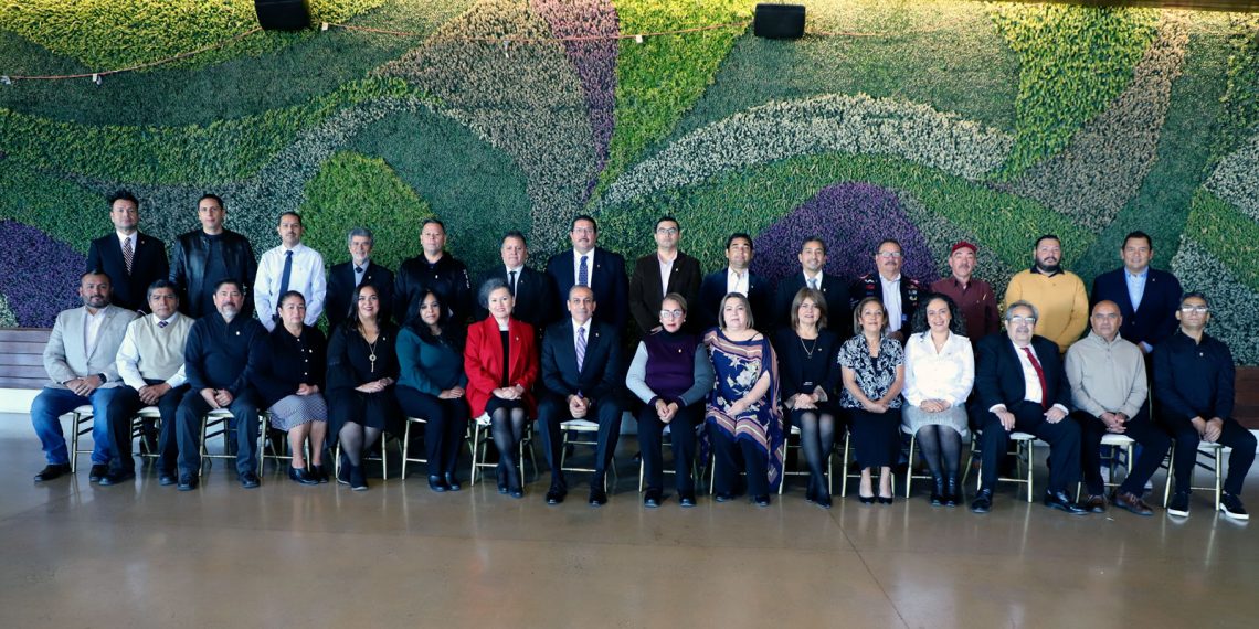 La UACJ celebra la amplia trayectoria de sus empleados 