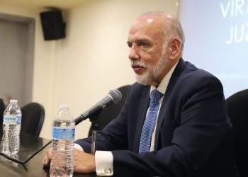 Imparten conferencia inaugural de Derecho “La judicatura como oportunidad laboral”