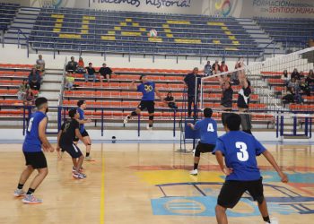 Celebra UACJ cuadrangular de voleibol