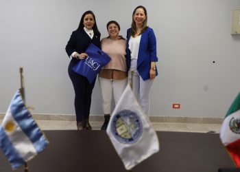 Propone crear clase espejo entre la UACJ y universidad argentina