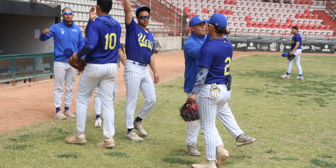 Indios brillan en el clásico de béisbol universitario