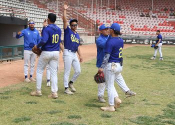 Indios brillan en el clásico de béisbol universitario