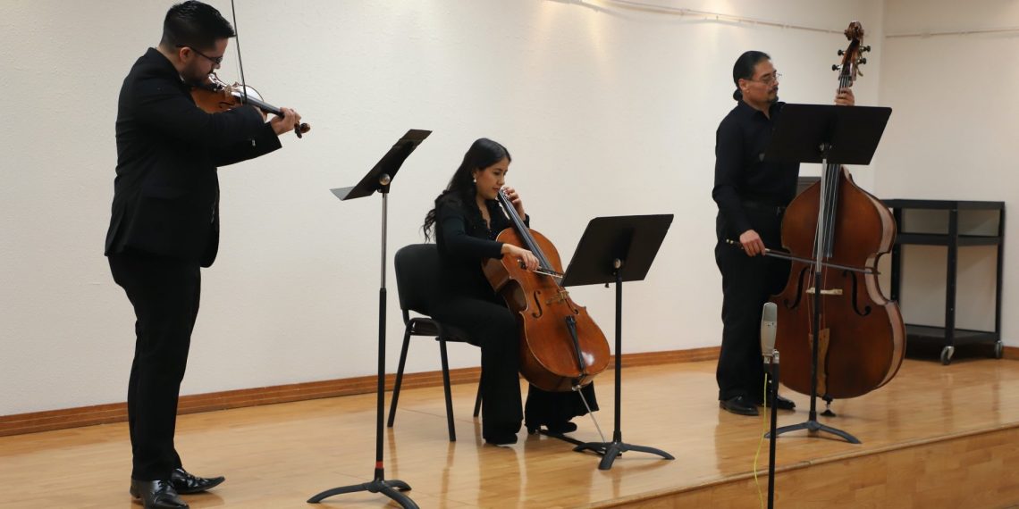 Brindan concierto de cuerdas con estilo Barroco