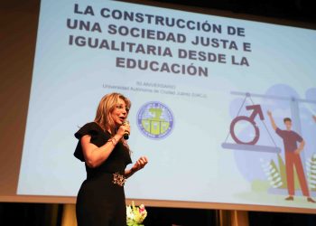 Se imparte Conferencia Magistral “Mujeres en la ciencia, la construcción de una sociedad justa e igualitaria desde la educación”