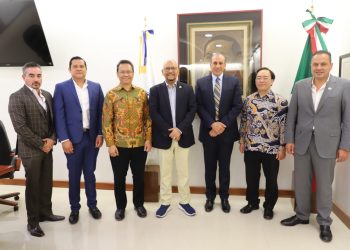Embajador de Indonesia visita la UACJ