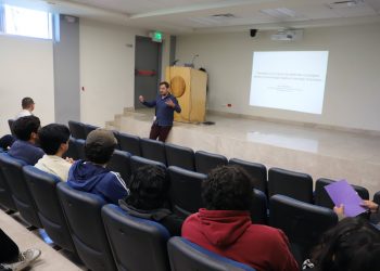 Biofísico inaugura seminario en el IIT