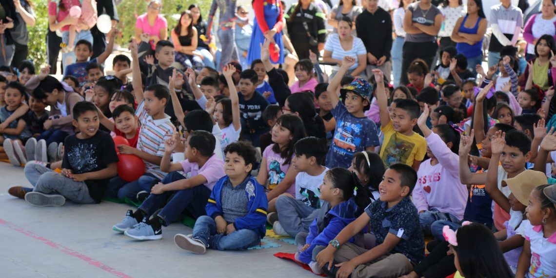 Celebran el Día del Niño en el Centro Comunitario de la UACJ