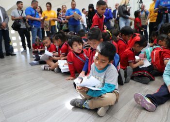 Los libros están de fiesta en la UACJ