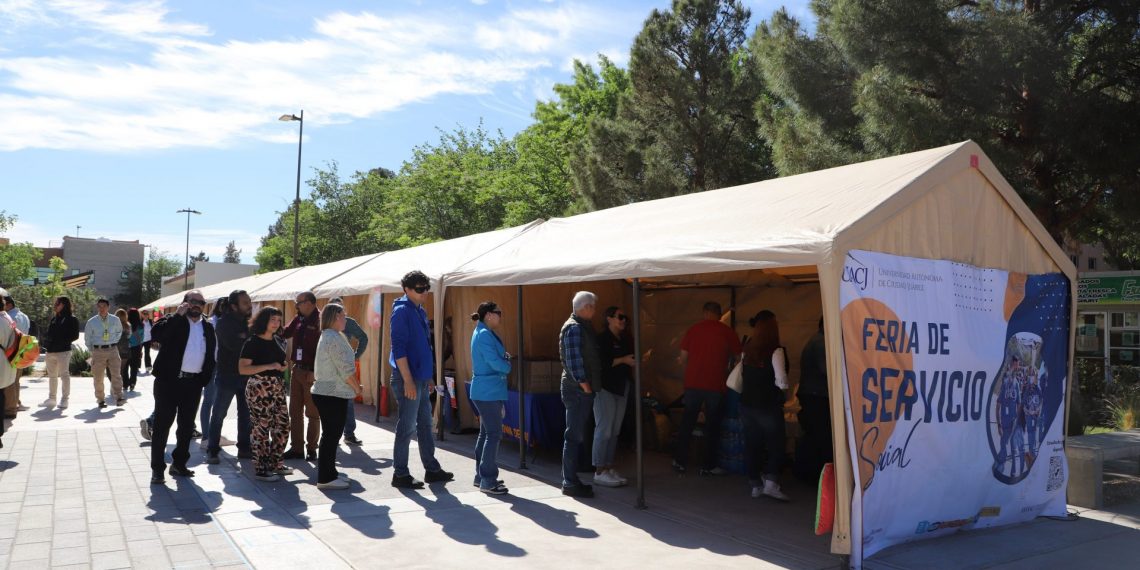Realiza UACJ Feria de Servicio Social en el campus del IADA e IIT