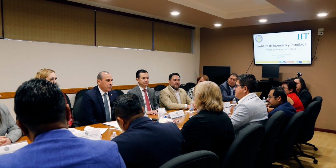 La UACJ continúa evaluando sus programas educativos