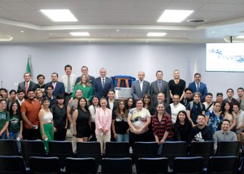 Finanzas de la UACJ recibe constancia de calidad académica