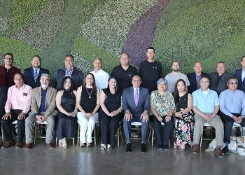 La UACJ celebra la amplia trayectoria de sus empleados