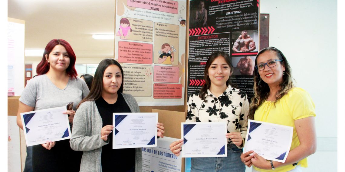 Exponen carteles sobre investigaciones desde el trabajo social