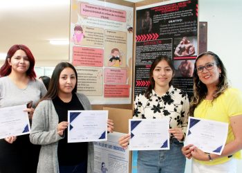 Exponen carteles sobre investigaciones desde el trabajo social