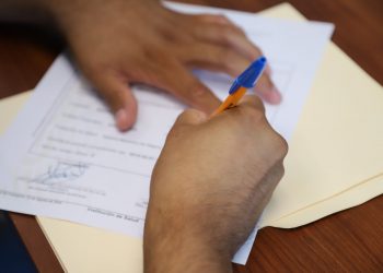 Médicos pasantes concluyen su etapa de servicio social