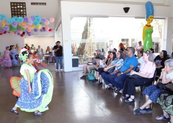 Juarenses conviven con el arte