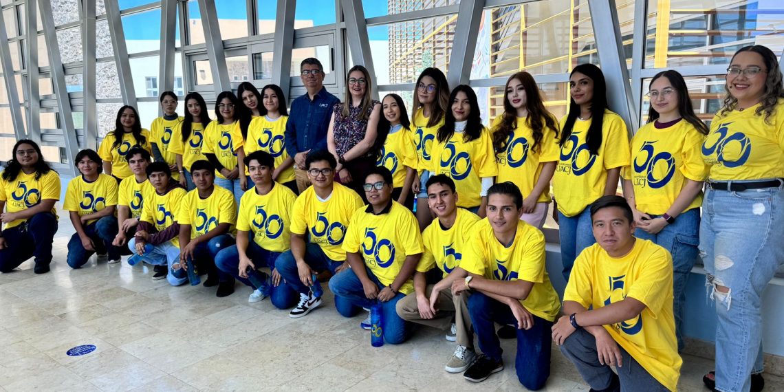 División Cuauhtémoc recibe a la primera generación de la licenciatura en Derecho