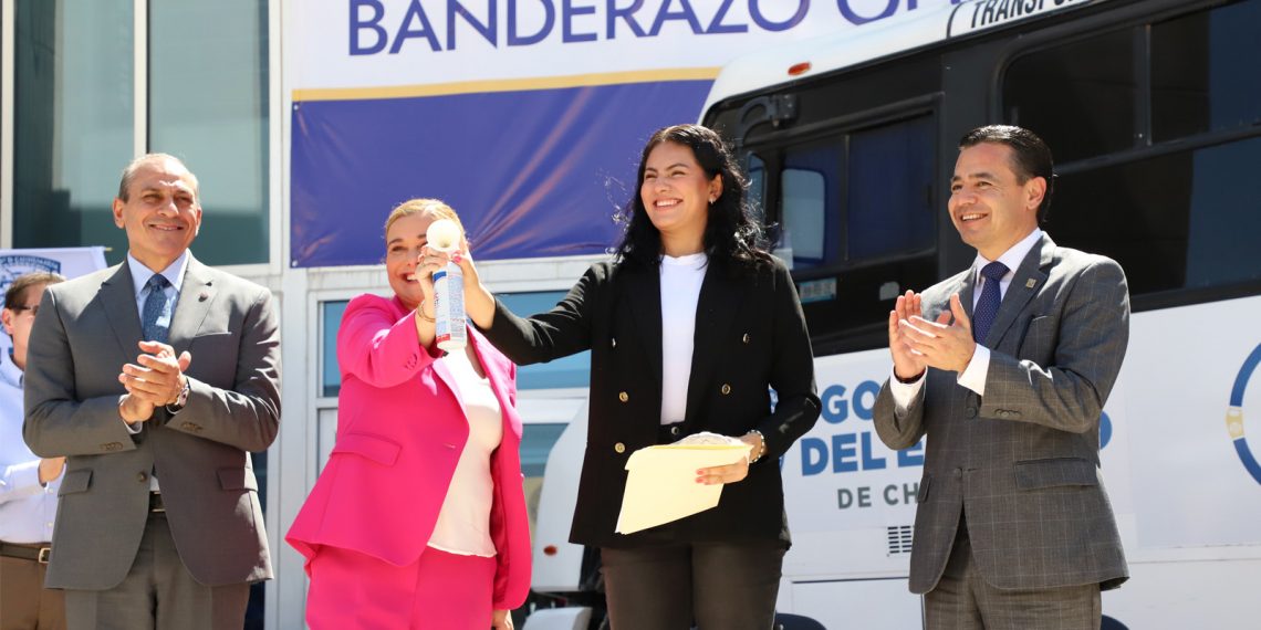 Entregan nuevas unidades de Indio Bus a alumnos de Ciudad Universitaria