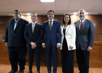 Galería | UACJ elige a sus nuevos directores y directora de instituto.
