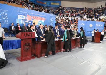 469 historias de éxito: Nuevos profesionistas al servicio de la comunidad | GALERÍA