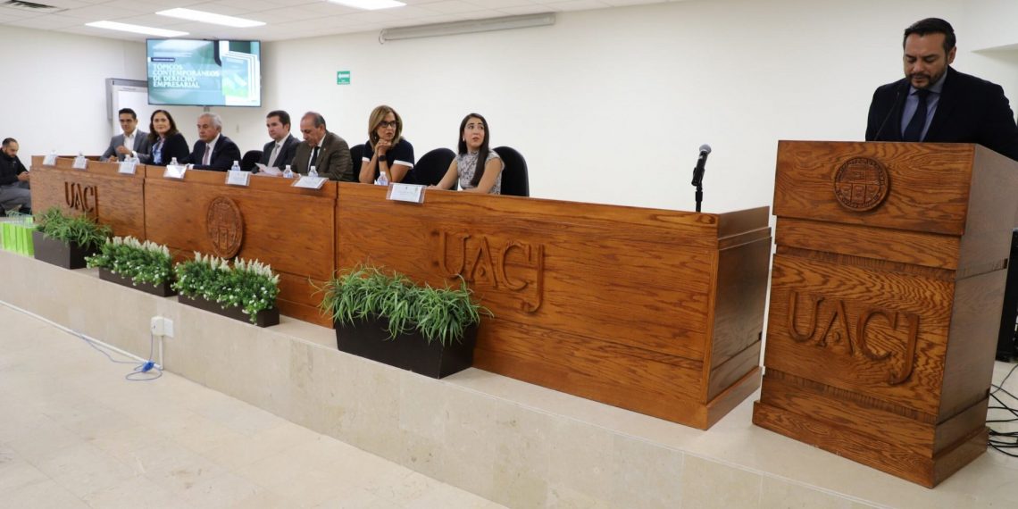 Presentan en el ICSA el libro Tópicos Contemporáneos de Derecho Empresarial