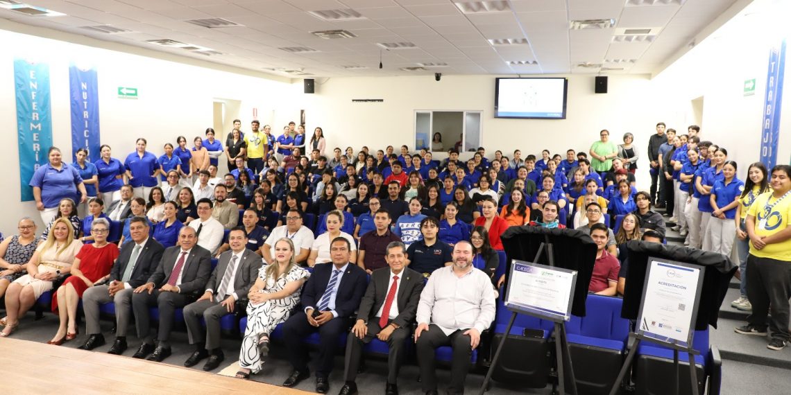 Son Enfermería y Administración de Empresas licenciaturas de calidad