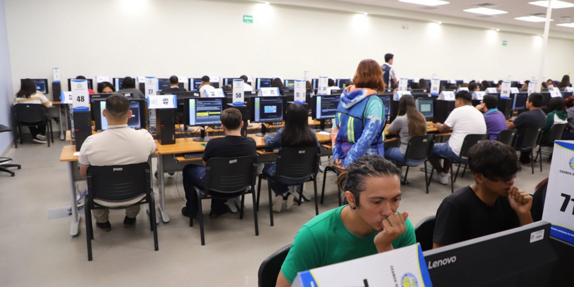 Buscan más de 7 mil aspirantes acceder a la UACJ