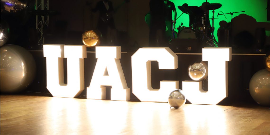 Una noche de elegancia y tradición: El Baile de Gala de la UACJ celebra 51 años de historia