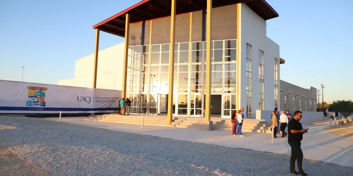 Inauguran en la UACJ el Centro de Entrenamiento Deportivo Universitario y Campo de Beisbol | GALERÍA