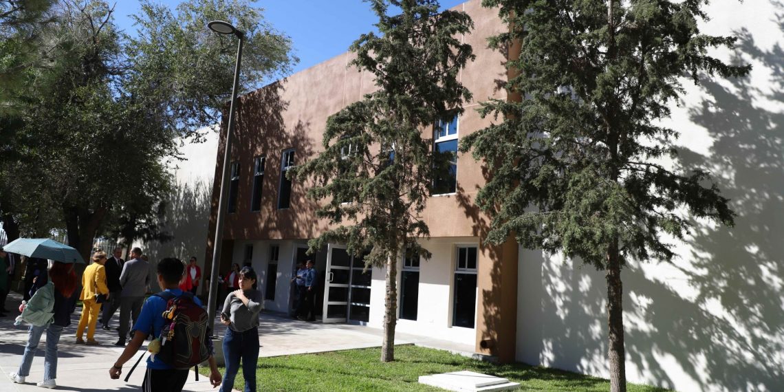 Galería | UACJ reinaugura edificio en el ICSA