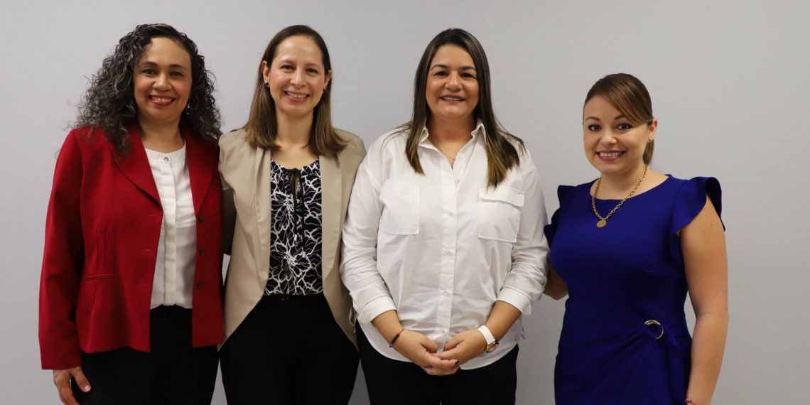 Desde Colombia docente visita la UACJ para conocer el contexto de la psicología, salud mental y adicciones