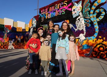 Altares y Tumbas: Una festividad arraigada en el corazón de los fronterizos