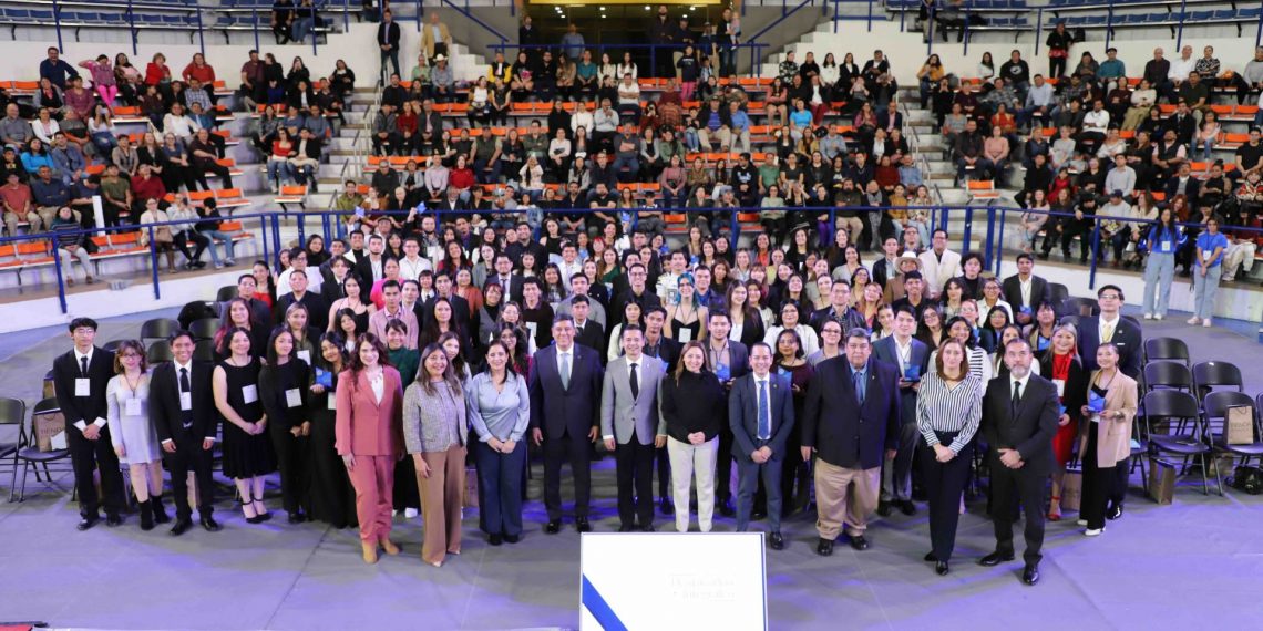 La UACJ reconoce a sus estudiantes destacados e integrales: Excelencia académica y compromiso social