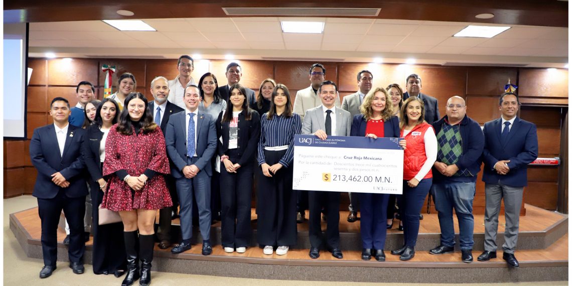 La UACJ fomenta la solidaridad estudiantil con donativo a la Cruz Roja Mexicana