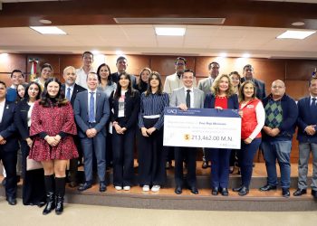 La UACJ fomenta la solidaridad estudiantil con donativo a la Cruz Roja Mexicana