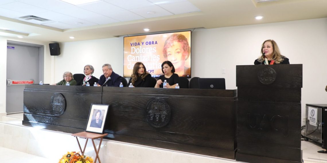 Honran el legado de Dolores Canizales de Urrutia, precursora de la UACJ