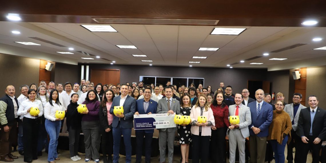 Entrega la UACJ donativo simbólico a la Fundación Teletón Chihuahua