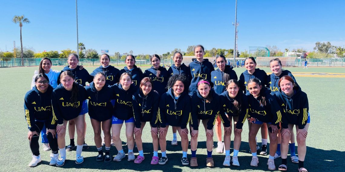 Llevan con orgullo el nombre de su universidad en cada partido