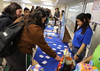 Más de mil alumnos de preparatoria conocen la oferta educativa de la UACJ
