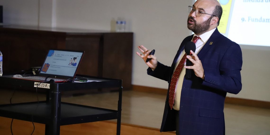 Se imparte curso de contraloría universitaria a la administración central de la UACJ