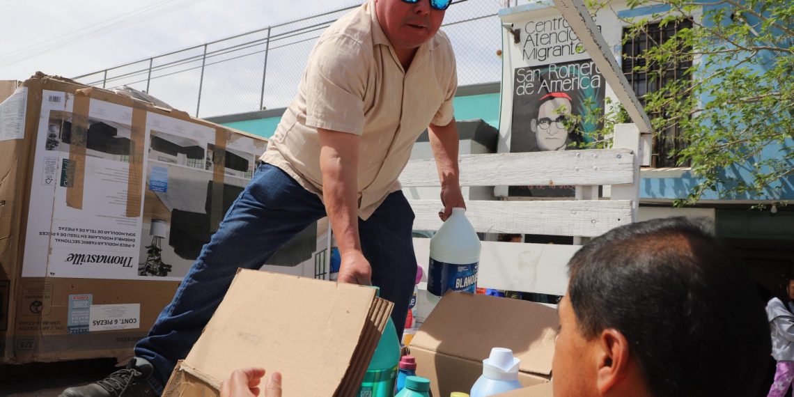 UACJ dona artículos de higiene personal y de limpieza esenciales a albergues de la ciudad