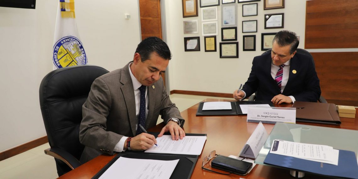 Firman convenio la UACJ y la Asociación Dental Mexicana para fortalecer la educación odontológica