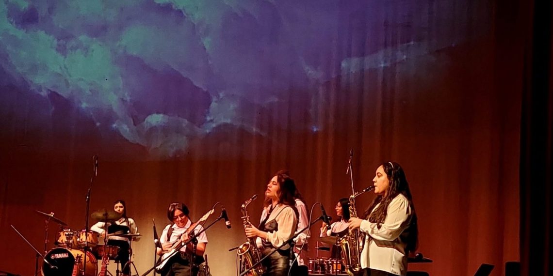 Concierto Libera tu brillo impulsa el empoderamiento femenino