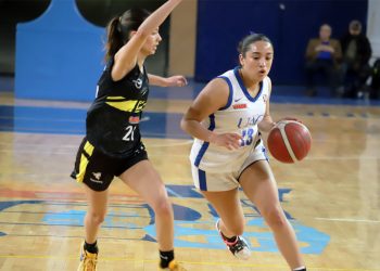 Remontada y victoria para el equipo femenil de básquetbol