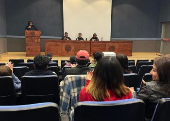 Egresados de Periodismo comparten su bagaje laboral